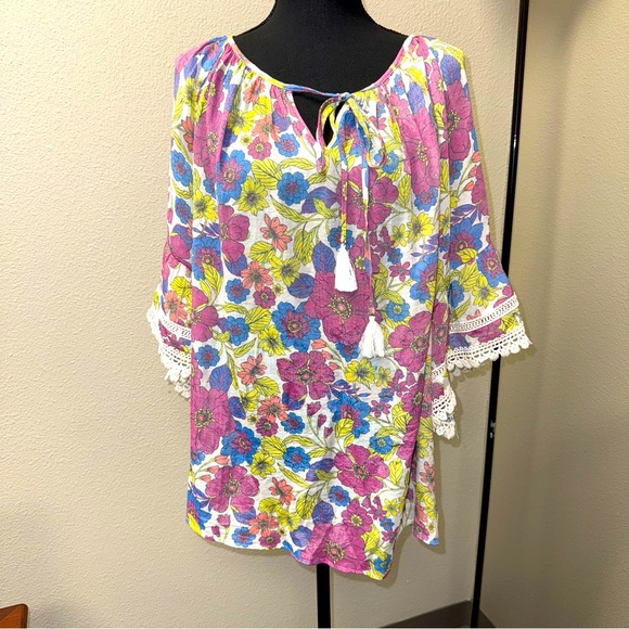 I.N. Studio Tops - I.N. Studio Woman Floral Boho Blouse with lace accents. Size 1X